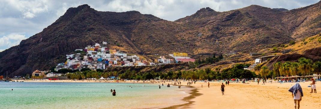 Strand und Berge auf Teneriffa